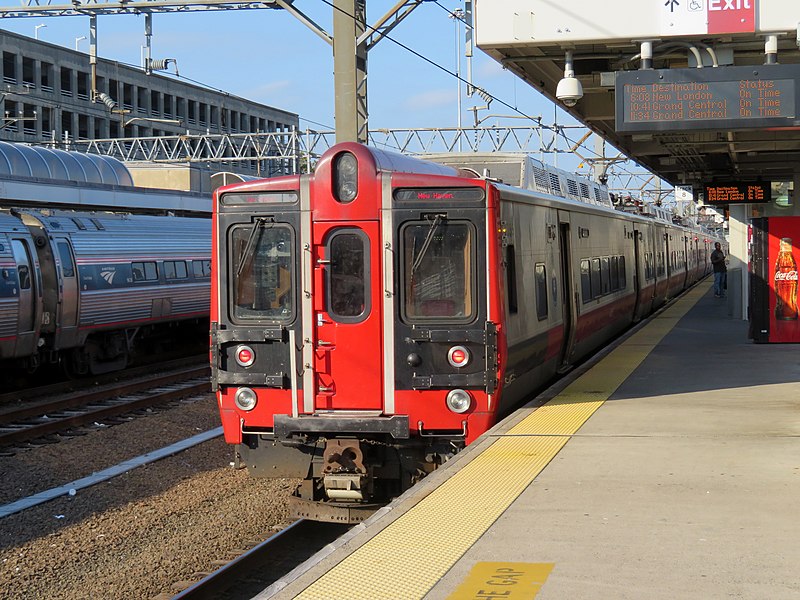 File:M8 at New Haven Union Station, September 2018.JPG