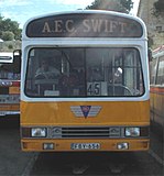 AEC Swift met AEC-logo