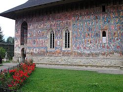 A moldovițai Angyali üdvözlet templom festett falai