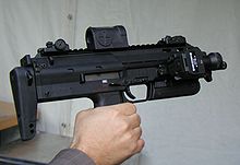 MP7A1 with LLM01 and Zeiss RSA reflex red dot sight. MP7Sept2006.jpg