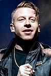 Macklemore Macklemore Ryan Lewis Live 2016 (cropped) (cropped).jpg