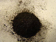 Manganese (III) acetylacetonate.JPG