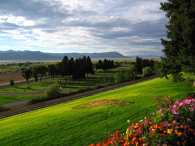 A view of Manti Cemetery from Temple Hill, August 2006