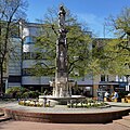 Mariensäule mit Brunnen