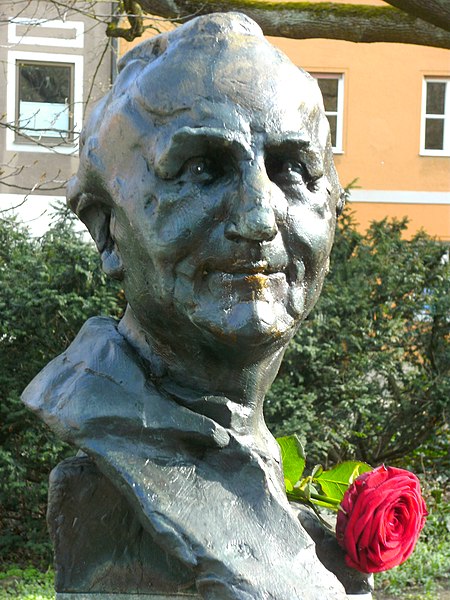 File:Max-Josef-Metzger-Büste in Augsburg.JPG