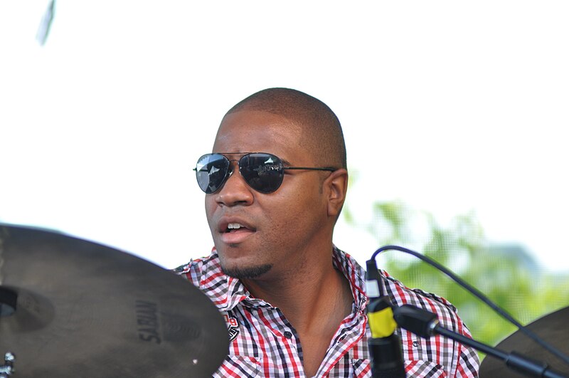 File:McTuff Trio - Bumbershoot 2010 - DVonne Lewis 02.jpg