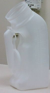 A male urinal bottle Medicalurinal.jpg