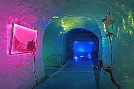 Vue de l'intérieur de la grotte de glace.