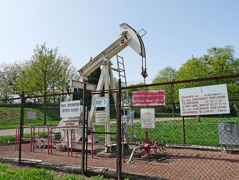 File:Merkwiller-Pechelbronn-Pompe à pétrole (7).jpg