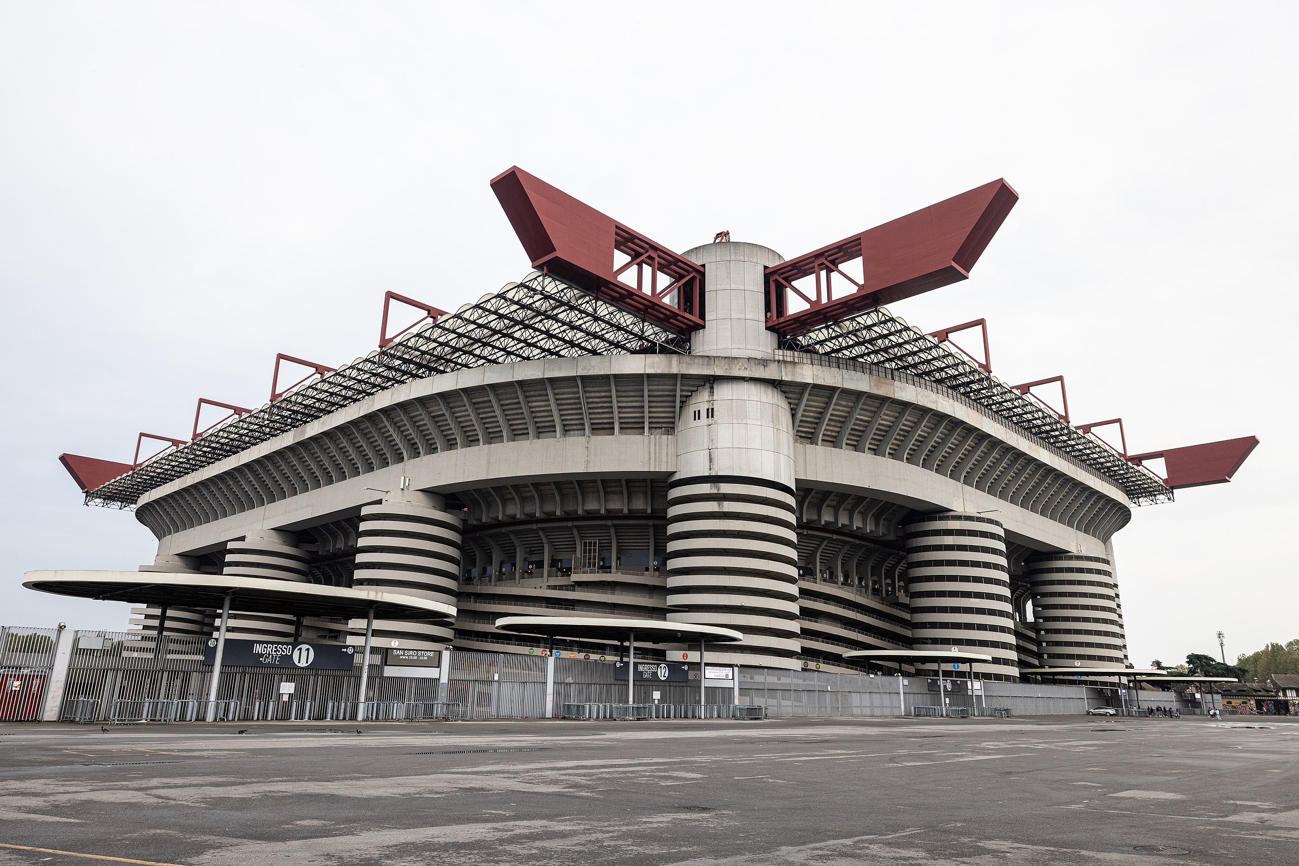 File Milan san siro stadium.jpg Wikimedia Commons