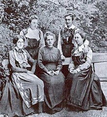 Mme. Curie and 4 students (2).jpg