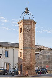 Mondonville'deki saat kulesi