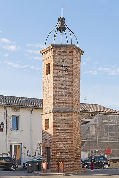 File:Mondonville - tour de l'horloge.jpg