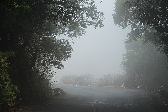 640px-Monsoon_Maharashtra_India_Rain_Landscape_(1)_12.jpg (640×427)