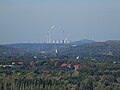 Blick nach Nordwesten: links die Halde Hoppenbruch, in der Mitte die Kraftwerke in Scholven und rechts die Hohewardhalde