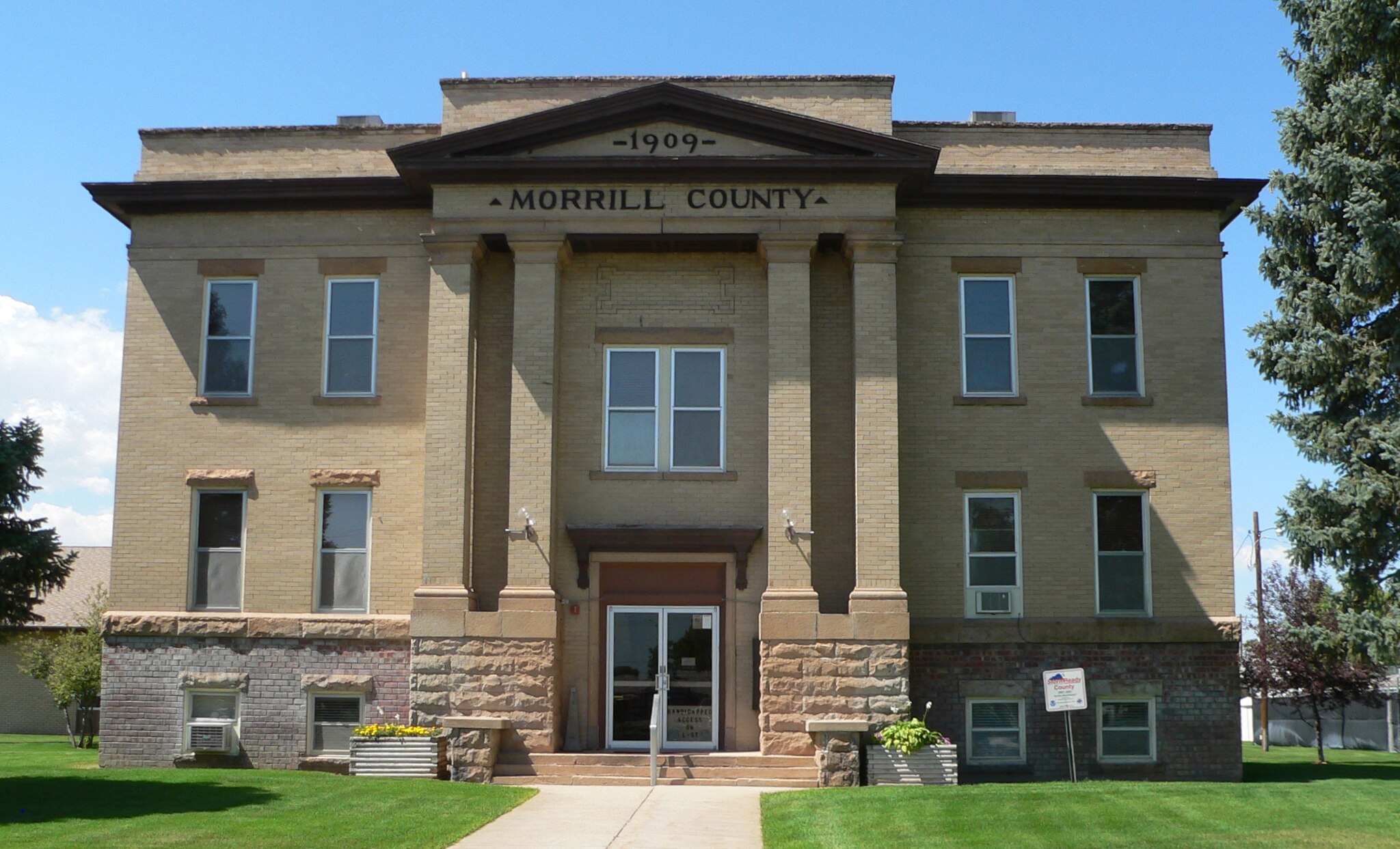 Morrill County, Nebraska courthouse from E 1