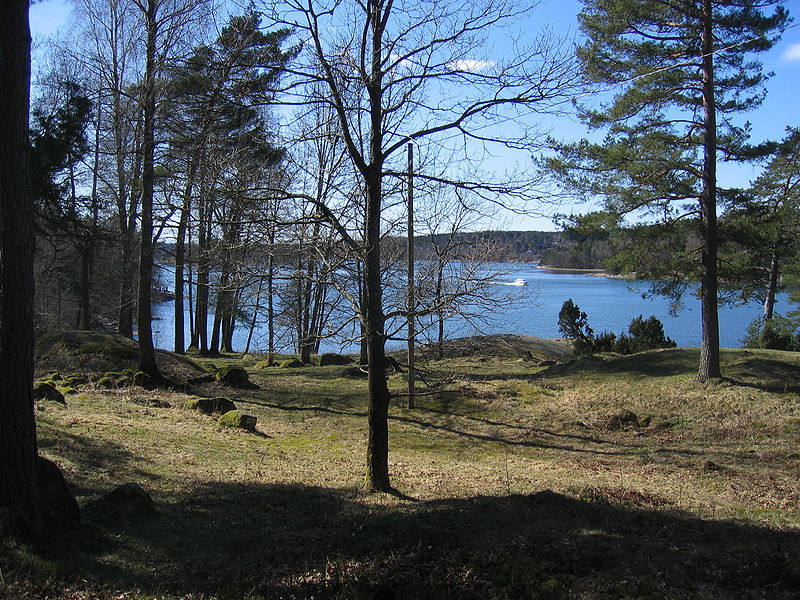 File:Nøtterøy Søndre Hella.JPG