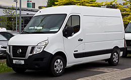 Nissan NV400 Kastenwagen dCi 100 - Frontansicht, 26. Avril 2014, Düsseldorf.jpg