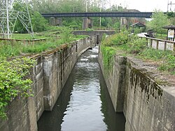 Заключване на канал Охайо и Ери 14, Cascade Locks Park.jpg