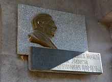 Мемориальная доска на доме в Орехове, где родился Всеволод Лазарян