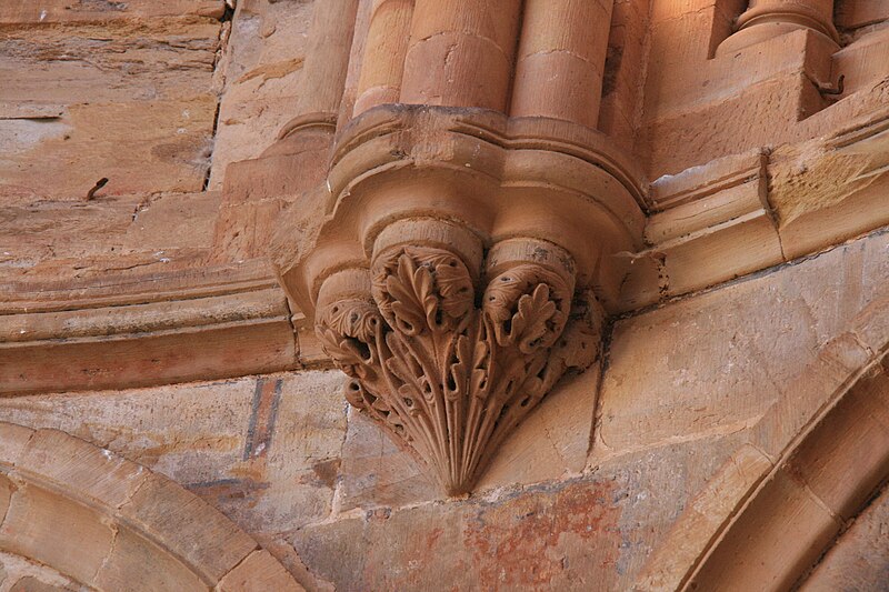 File:Ornamento de la Iglesia de Santa María de Moreruela.JPG