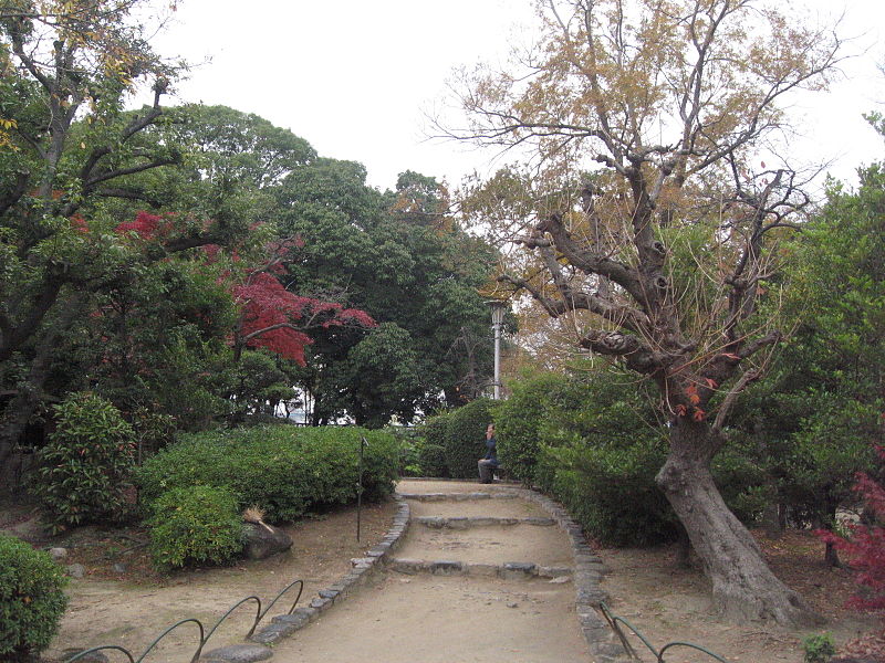 File:Osaka Castle 33.JPG