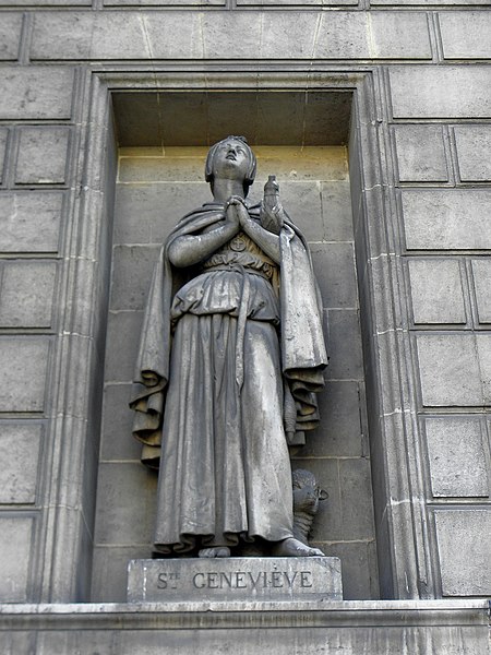 File:Paris (75008) Église de la Madeleine Extérieur Statue 22.JPG