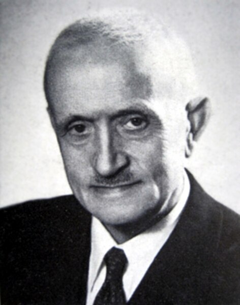 File:Pfeifer, Valentin 1886-1964.jpg