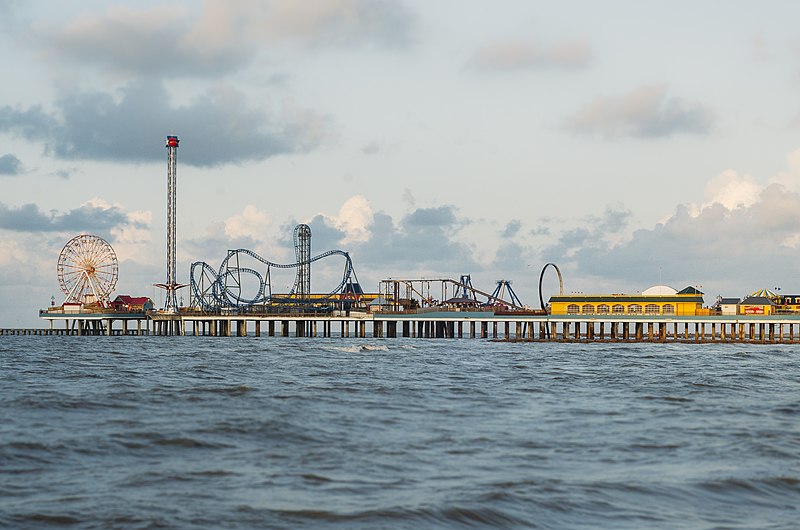 File:Pleasure Pier in Galveston, Texas.jpg