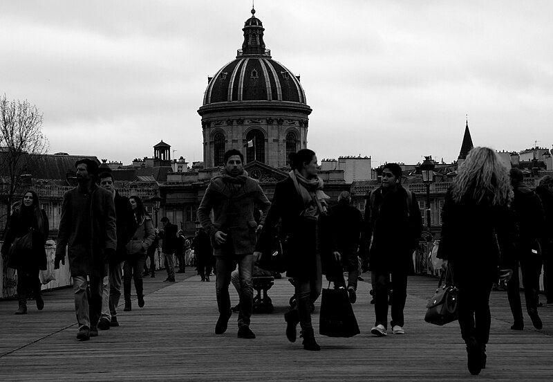 File:Pont des Arts (16123286796).jpg