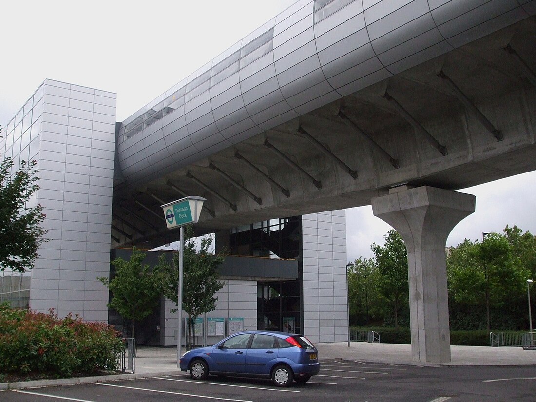 Pontoon Dock (metrostation)