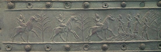 Cavaliers et fantassins, avec franchissement d'une rivière par un pont de bateaux, campagne en Babylonie.