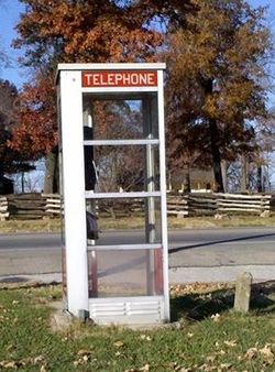 Prairie Grove Airlight Telefonzentrale im Freien.jpg