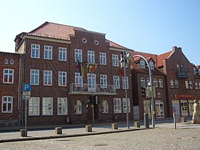 Rathaus Neukloster.jpg