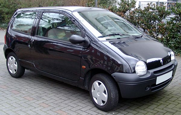 A one-box design, the Renault Twingo (1998–2000)