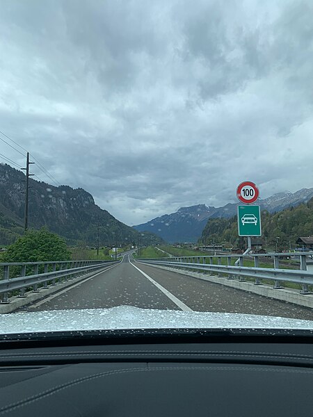 File:Roads in Switzerland 18 44 31 414000.jpeg