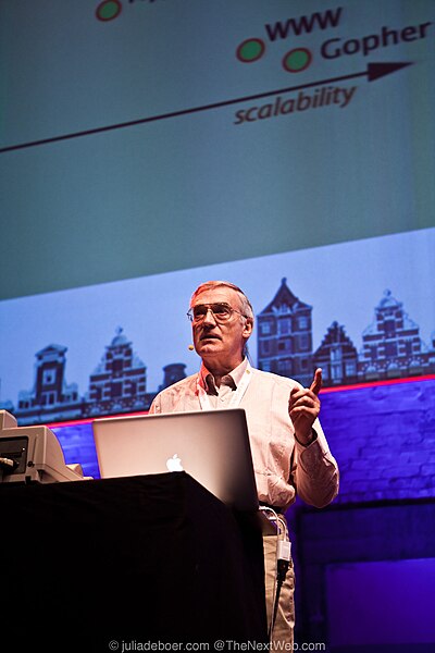 File:Robert Cailliau explaining Gophers - TNW Conference 2010 - Day 1 (4560062575).jpg