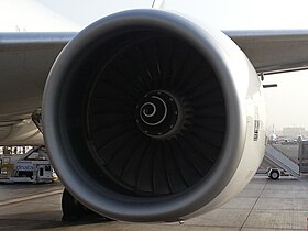 Rolls Royce Trent 800 monté sur un Boeing 777-300 d'Emirates