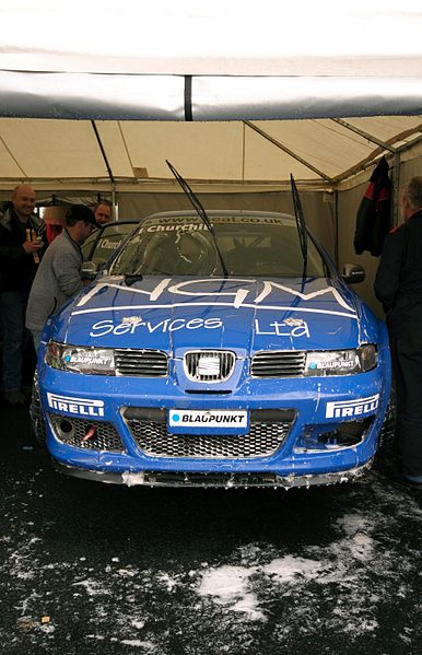 File:SEAT Cupra at Pits.jpg