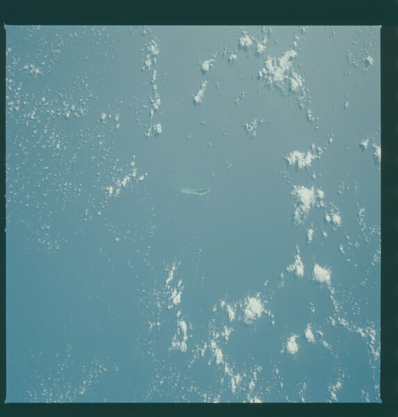 File:STS007-24-1339 - View of Seychelles (Raw scan).tif