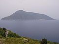 L'île de Salina vue depuis l'île de Lipari.