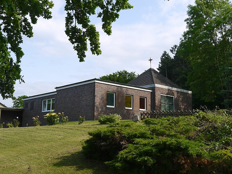 File:Salzgitter-Lichtenberg - Kirche Don Bosco 2013-06-26.jpg