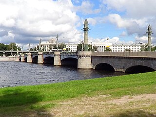 <span class="mw-page-title-main">Ushakovsky Bridge</span> Bascule bridge in St Peterburg, Russia