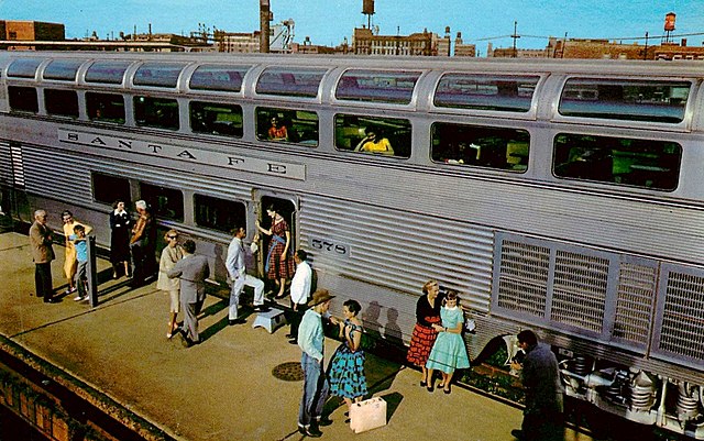 The exterior of a Hi-Level lounge on the El Capitan soon after completion in 1956