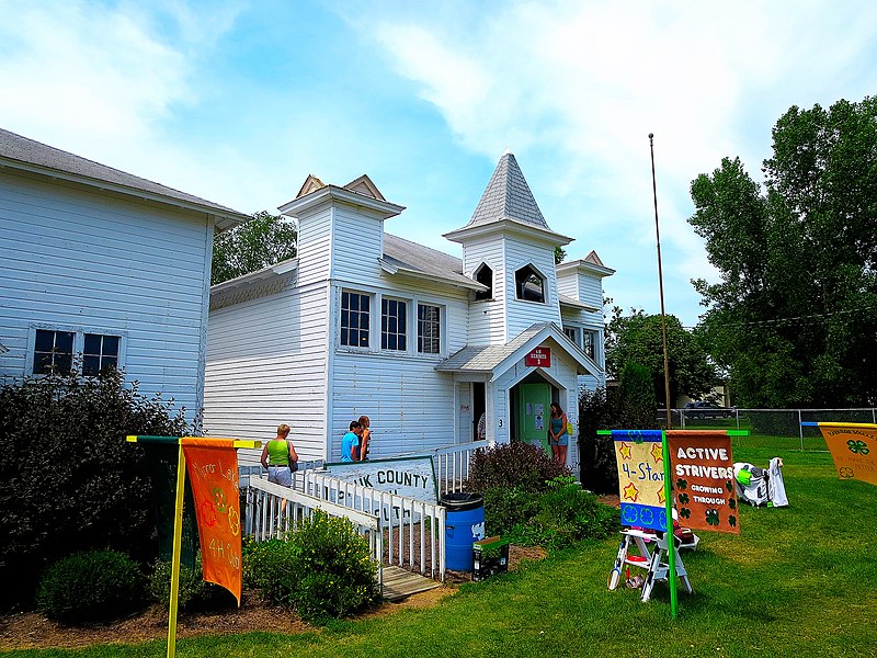 File:Sauk County Fairgrounds Building ^3 - panoramio.jpg