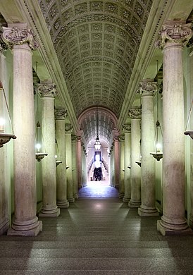 Scala regia, veduta 05.jpg