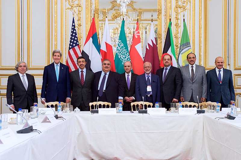 File:Secretary Kerry Stands With Members of Gulf Coorperation Council Before Multilateral Meeting in Paris (17238198609).jpg