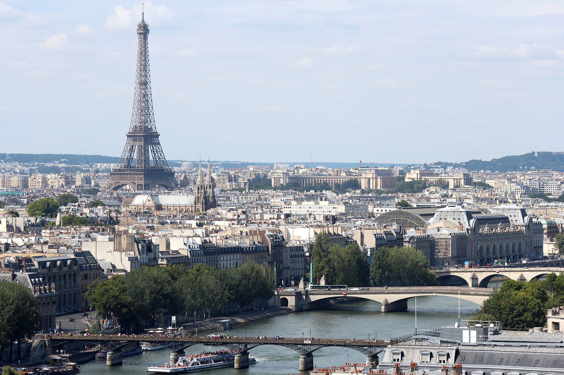 Seine and Eiffel Tower from Tour Saint Jacques 2013-08.JPG