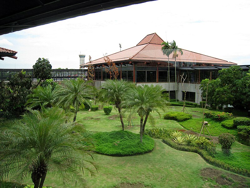 File:Soekarno-Hatta T2 Garden.JPG