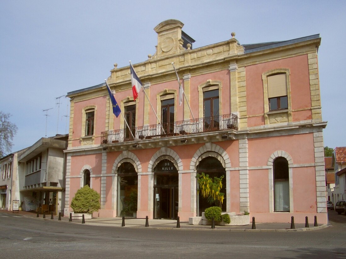 File:Soustons Mairie.jpg